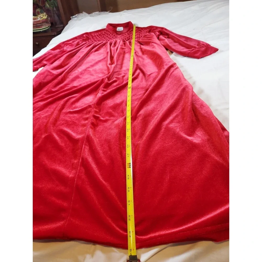 Only Necessities Red Long Robe 1X Velvet Cozy Lounge‎ Polyester VTG